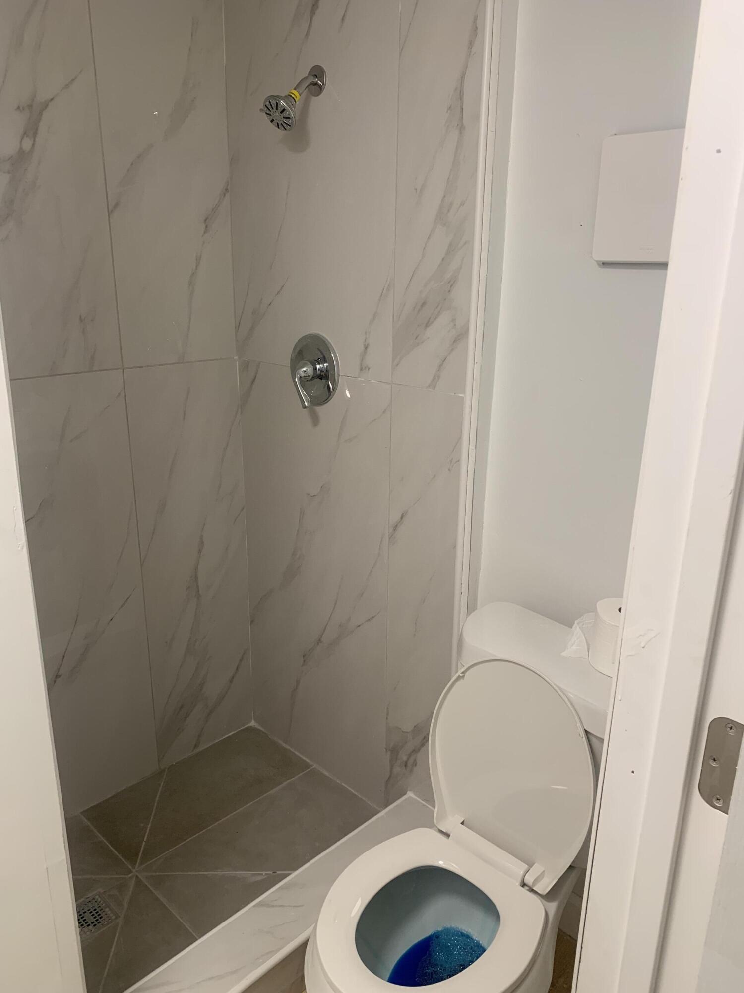 22576 Southwest 64th Way Boca Raton, FL 33428 - Photo 8 of 10 Bathroom