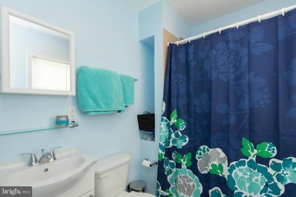 1747 South Glebe Road Arlington, VA 22204 - Photo 23 of 30 Interior (General)