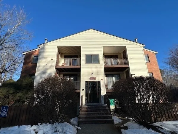 $2,225 | 189 Littleton Road, Unit 15, Chelmsford, MA 01824