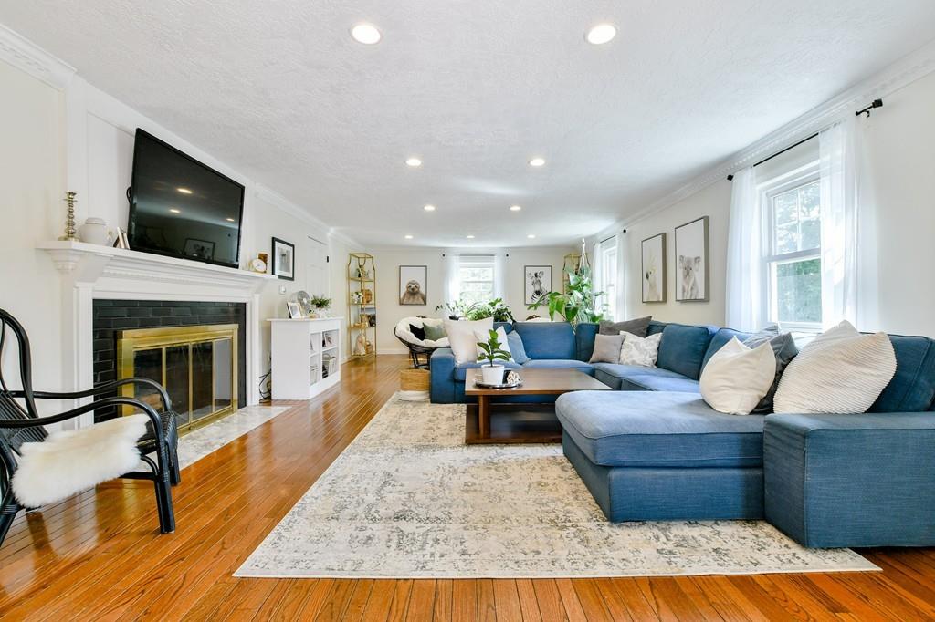 165 Concord Road Sudbury, MA 01776 - Photo 4 of 32 Gallery Image 4