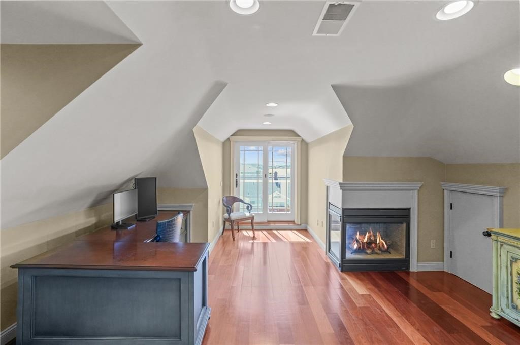 74 Bayberry Road Narragansett, RI 02882 - Photo 39 of 48 Gallery Image 39