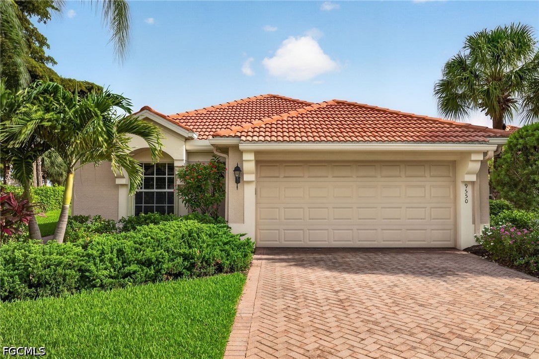 9550 Hemingway Lane Fort Myers, FL 33913 - Photo 2 of 41