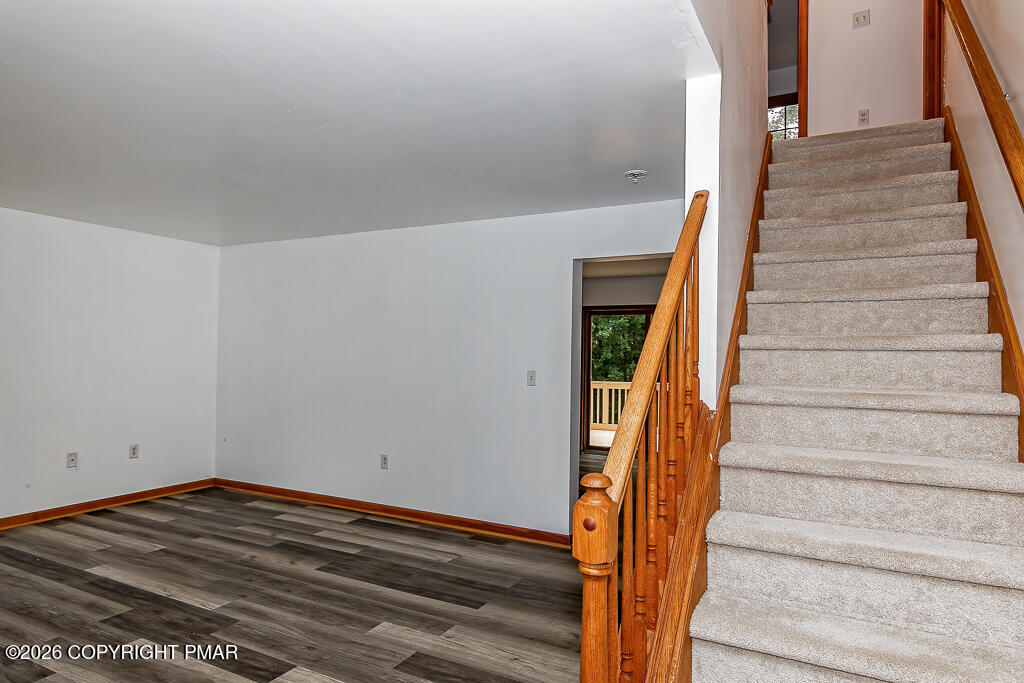 1208 Falls Road Bushkill, PA 18324 - Photo 15 of 35 Living Room