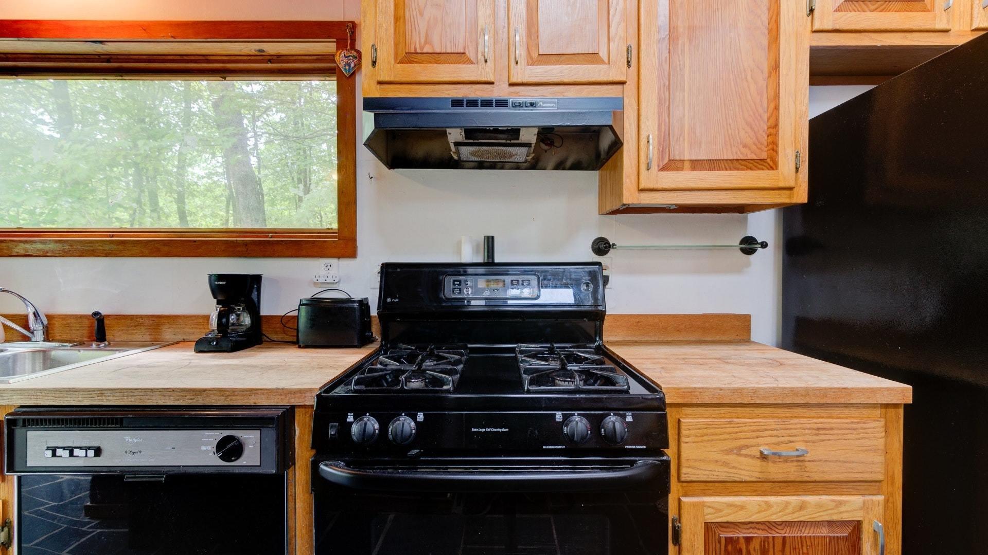7755 Jeters Chapel Road Vinton, VA 24179 - Photo 13 of 26 kitchen 2