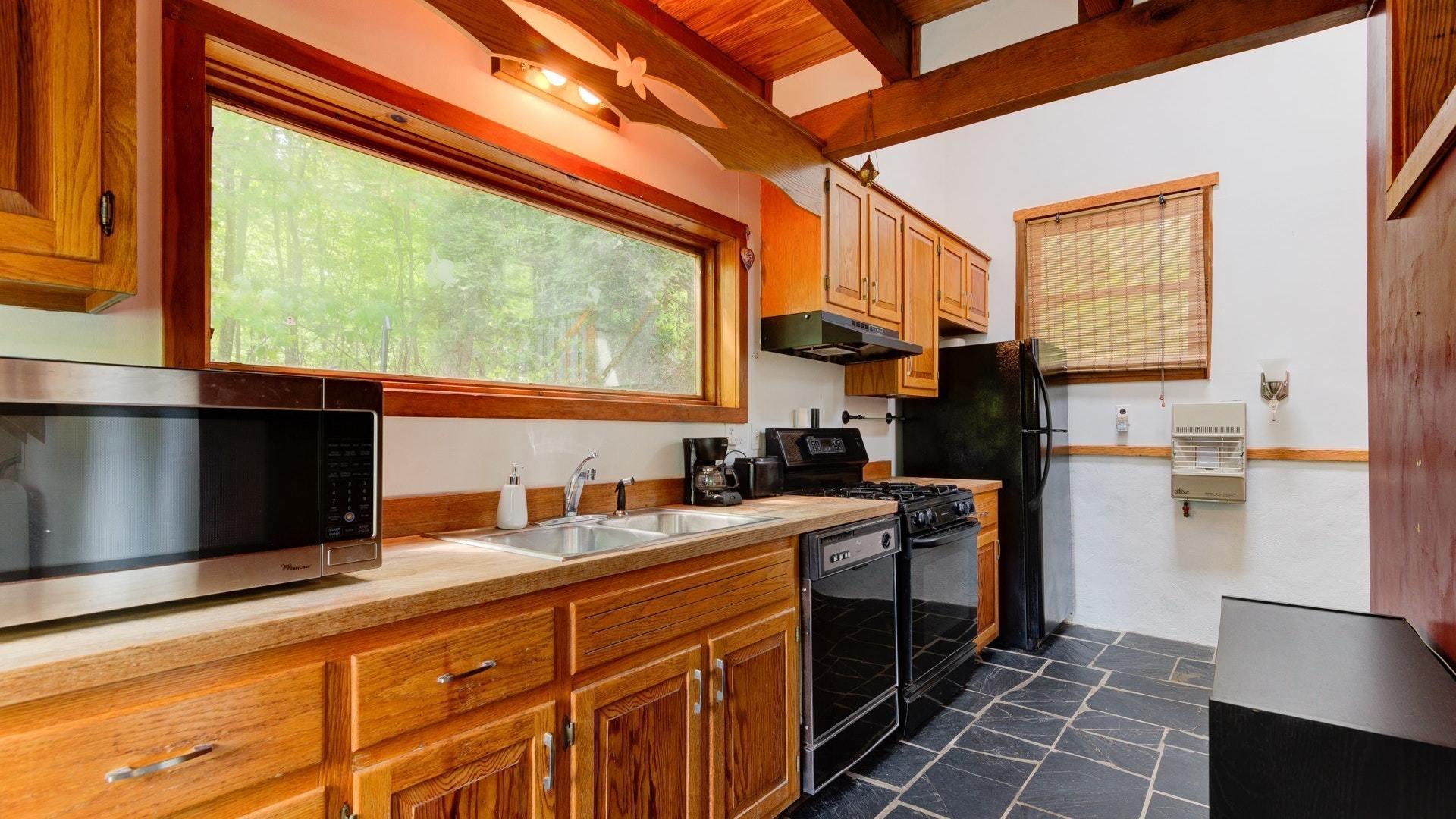 7755 Jeters Chapel Road Vinton, VA 24179 - Photo 15 of 26 kitchen 4