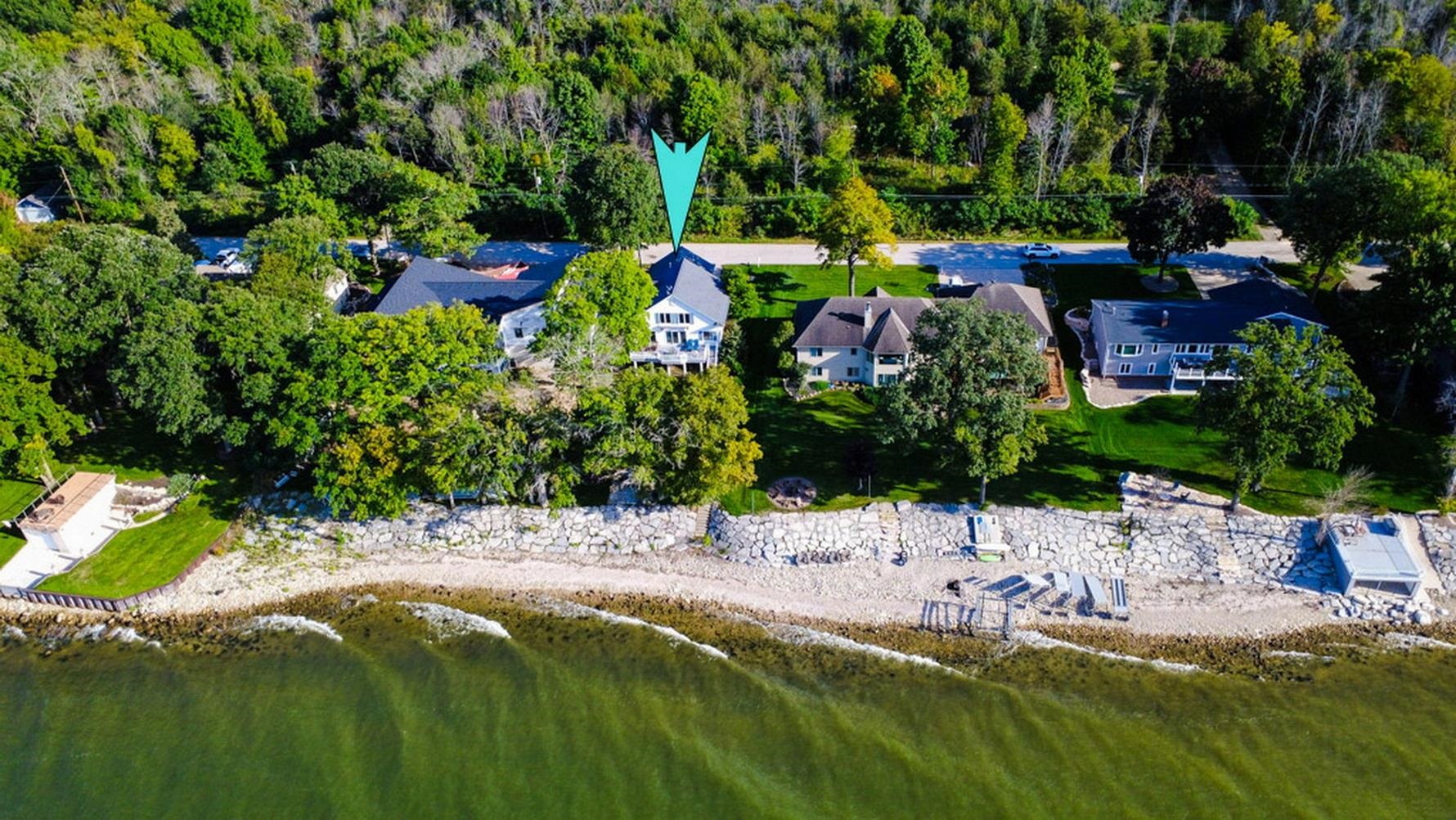 5061 Edgewater Beach Road Green Bay, WI 54311 - Photo 3 of 74 Gallery Image 3