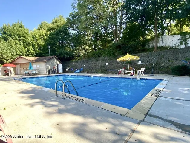 $489,000 | 8 Croft Court | Great Kills