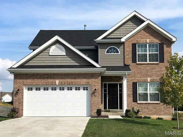 $314,900 | 2 Royal Ii At River Bluffs Manors, Florissant, MO 63031