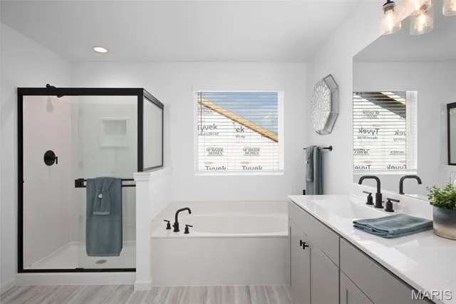 $311,900 | 2 Royal Ii At River Bluffs Manors, Florissant, MO 63031