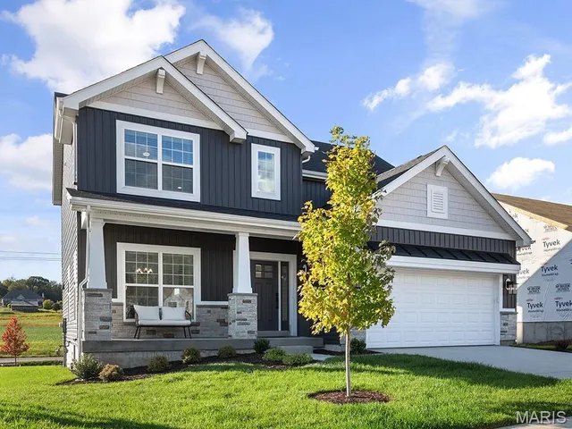 $311,900 | 2 Royal Ii At River Bluffs Manors, Florissant, MO 63031