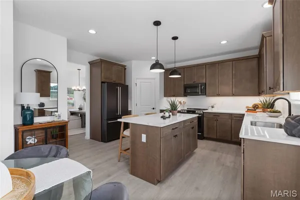 $314,900 | 2 Royal Ii At River Bluffs Manors, Florissant, MO 63031