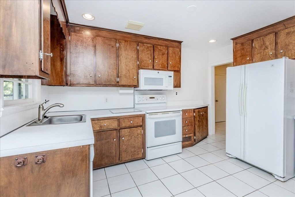 9 Countryside Lane Marblehead, MA 01945 - Photo 20 of 41 Gallery Image 20