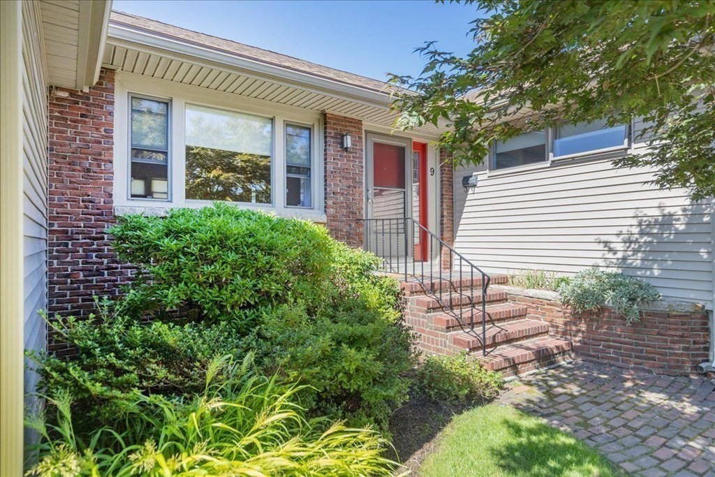 9 Countryside Lane Marblehead, MA 01945 - Photo 2 of 41 Gallery Image 2