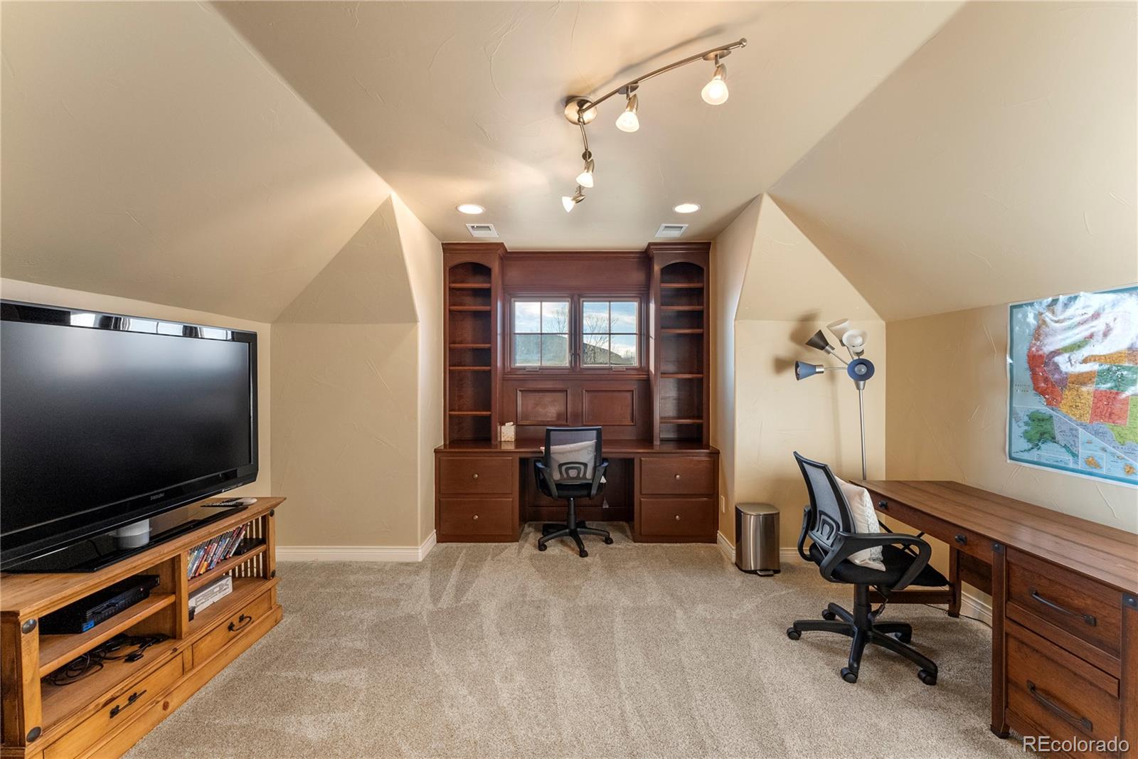 10237 Dowling Way Highlands Ranch, CO 80126 - Photo 19 of 31 Gallery Image 19