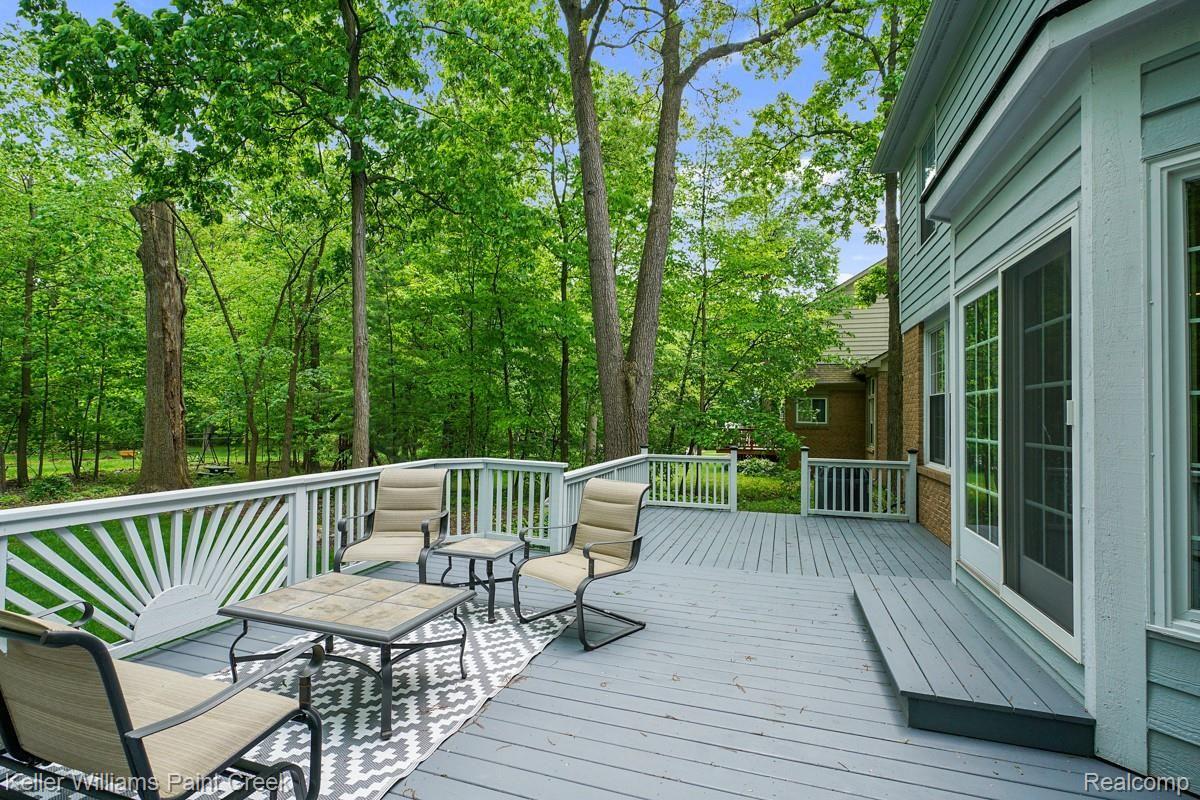 2641 Long Meadow Lane Rochester, MI 48307 - Photo 6 of 38 All ready for your next family barbecue!