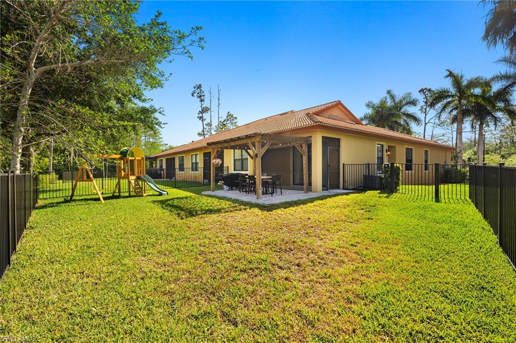 9016 Water Tupelo Road Fort Myers, FL 33912 - Photo 23 of 34