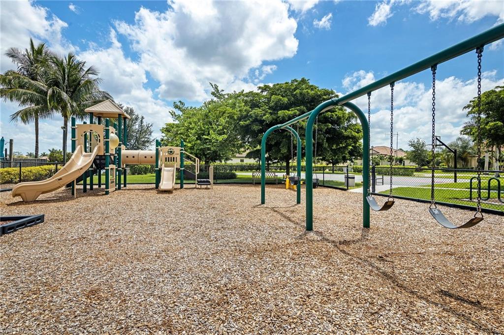 9016 Water Tupelo Road Fort Myers, FL 33912 - Photo 32 of 34