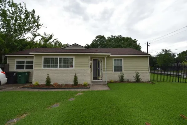 $1,850 | 10213 Fairland Drive, Houston, TX 77051
