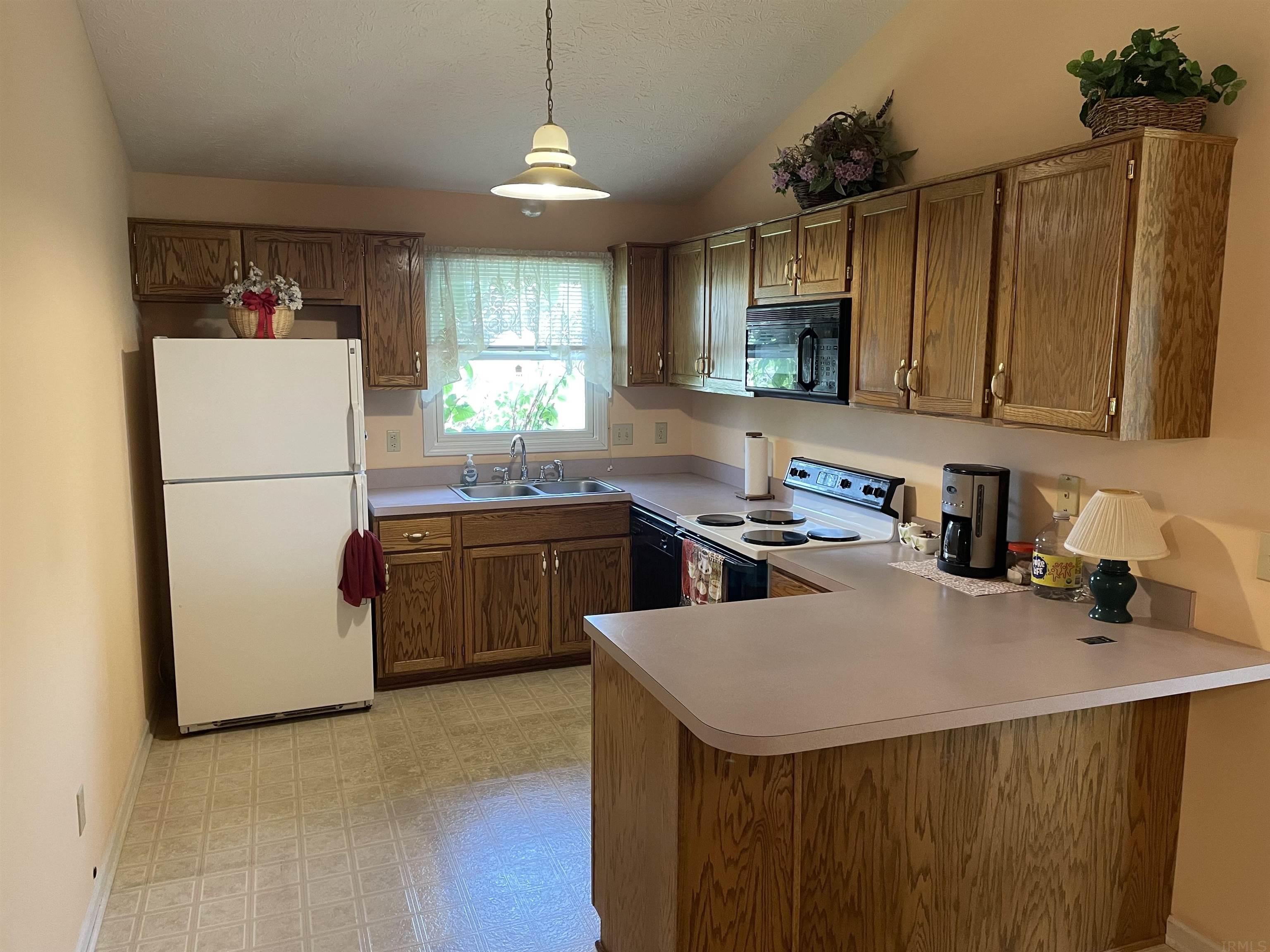5604 West Petty Road Muncie, IN 47304 - Photo 9 of 18 Gallery Image 9