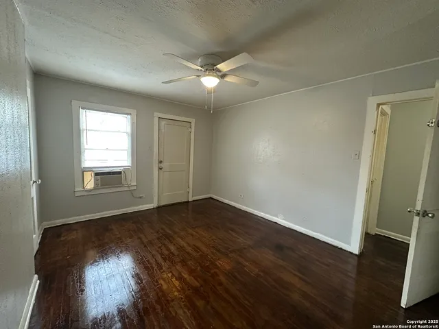 $1,195 | 331 Ira Avenue, Unit B, San Antonio, TX 78209