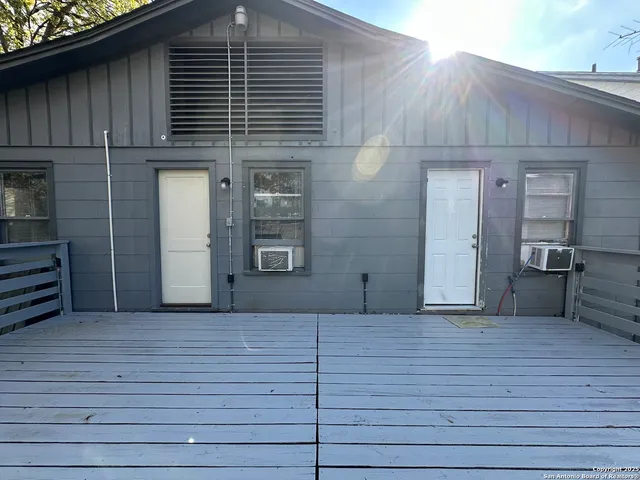 $1,195 | 331 Ira Avenue, Unit B, San Antonio, TX 78209