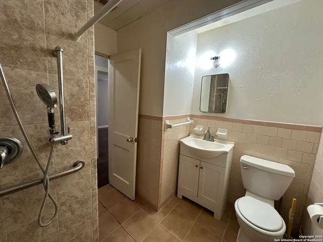$1,195 | 331 Ira Avenue, Unit B, San Antonio, TX 78209