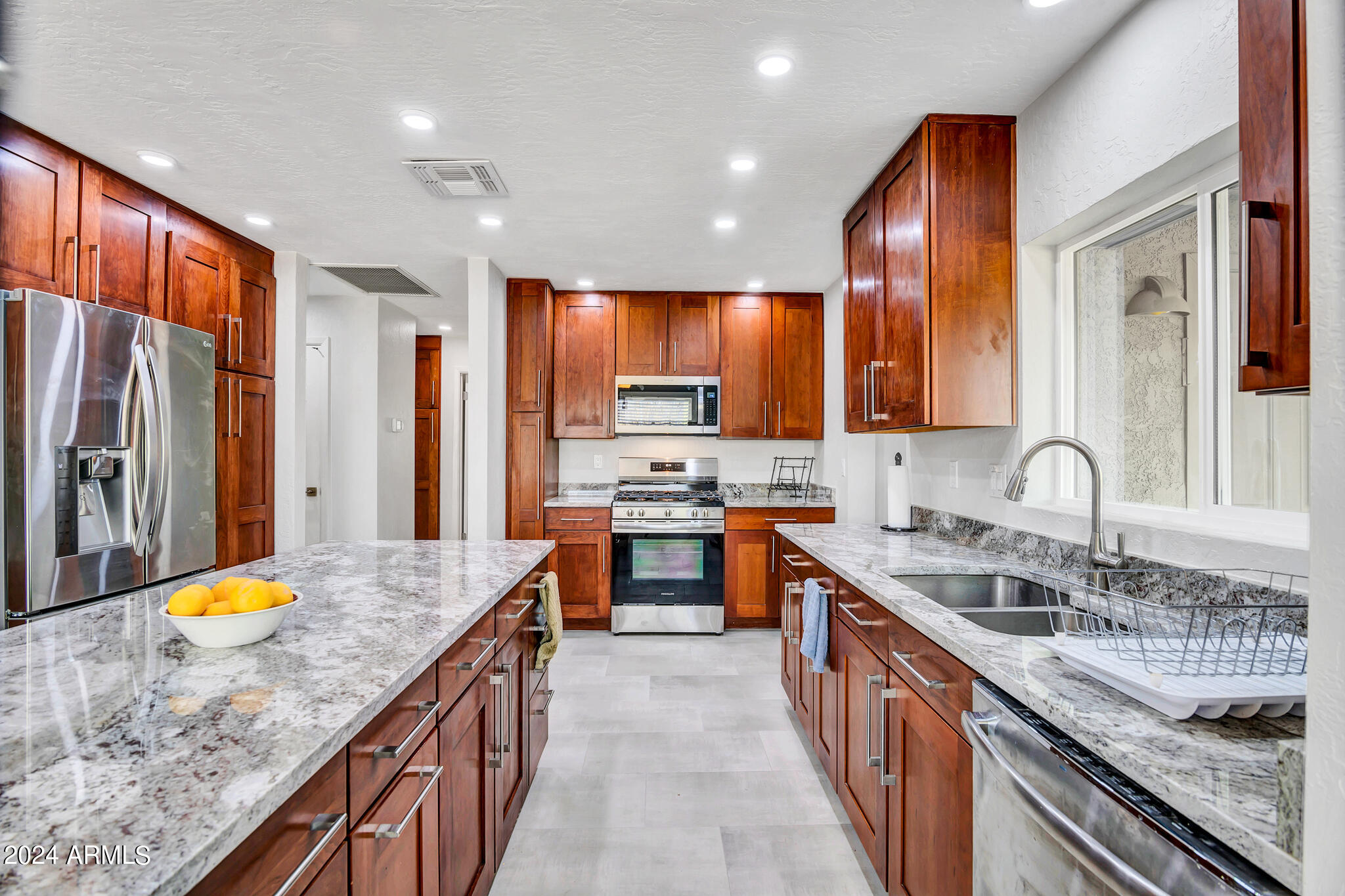 106 West Ridgecrest Road Phoenix, AZ 85086 - Photo 17 of 63 106 W Ridgecrest Rd-16