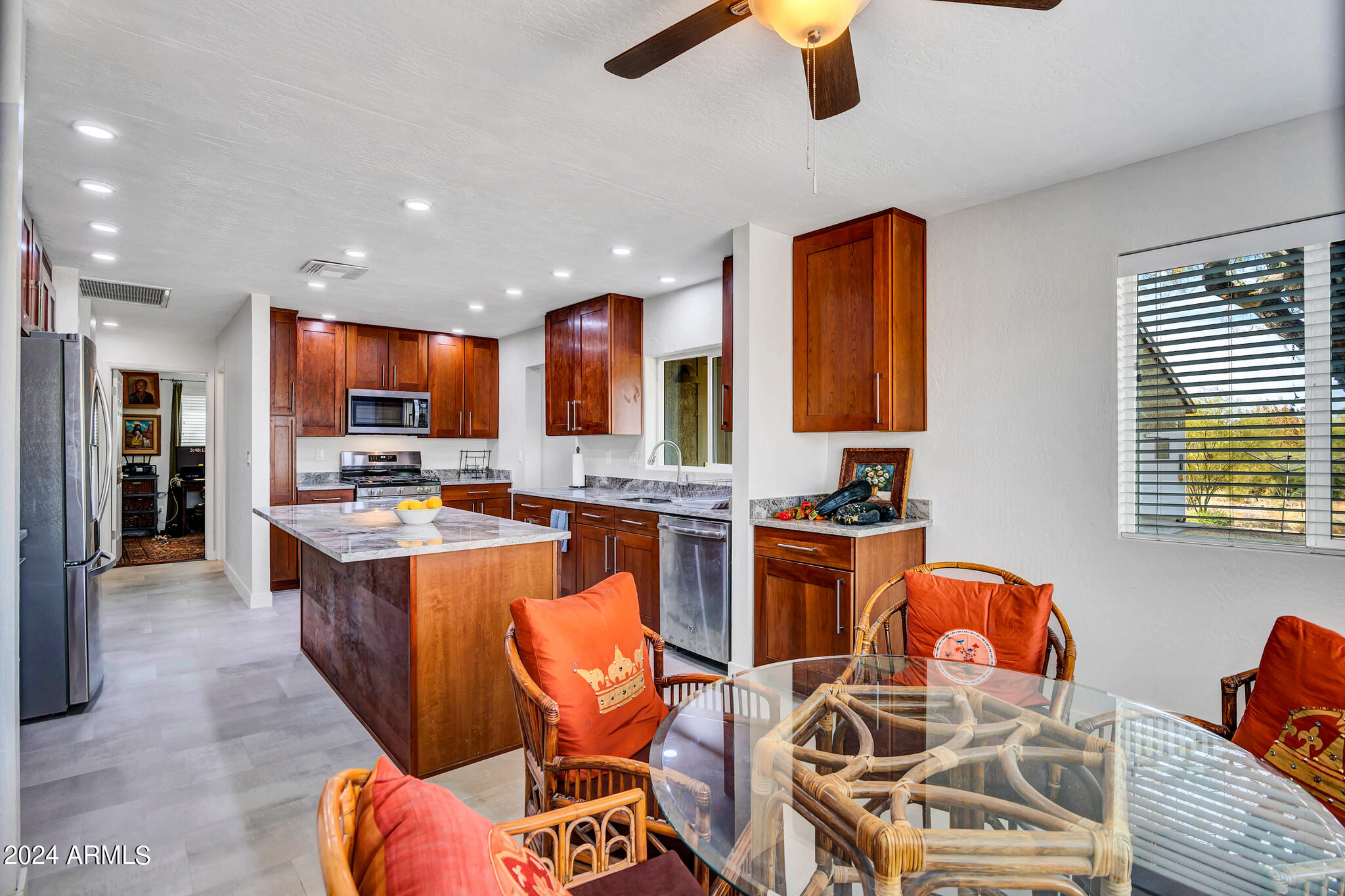 106 West Ridgecrest Road Phoenix, AZ 85086 - Photo 18 of 63 106 W Ridgecrest Rd-17