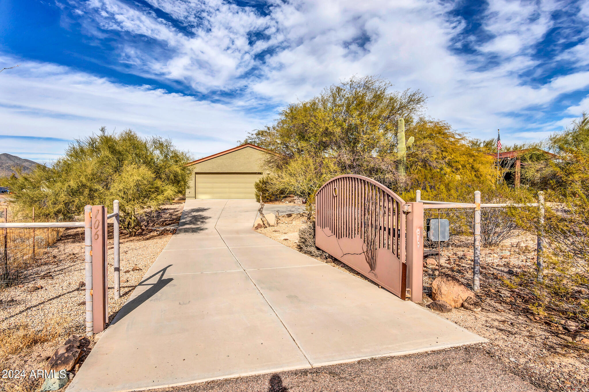 106 West Ridgecrest Road Phoenix, AZ 85086 - Photo 4 of 63 106 W Ridgecrest Rd-4
