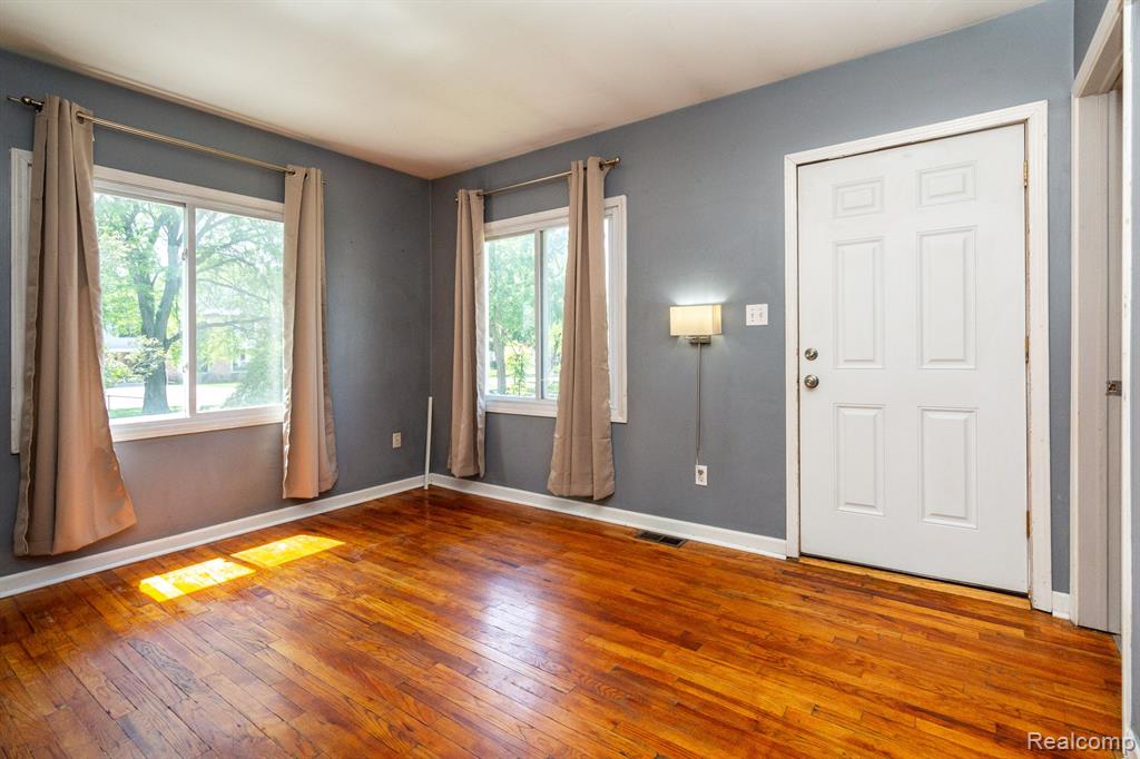 2636 Kenmore Road Berkley, MI 48072 - Photo 4 of 32 Gallery Image 4