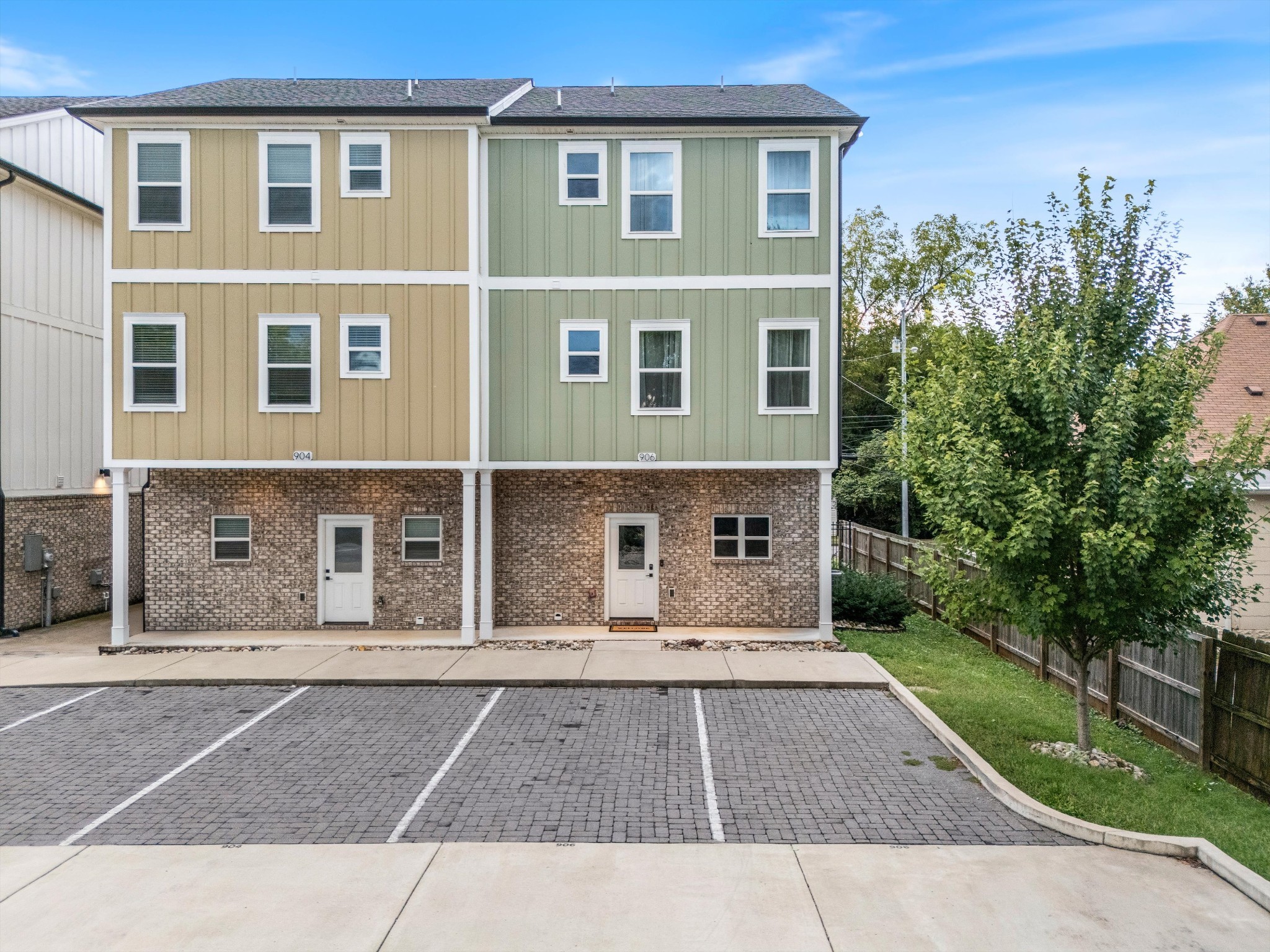 906 North Maple Street Murfreesboro, TN 37130 - Photo 16 of 39 a front view of a house with yard
