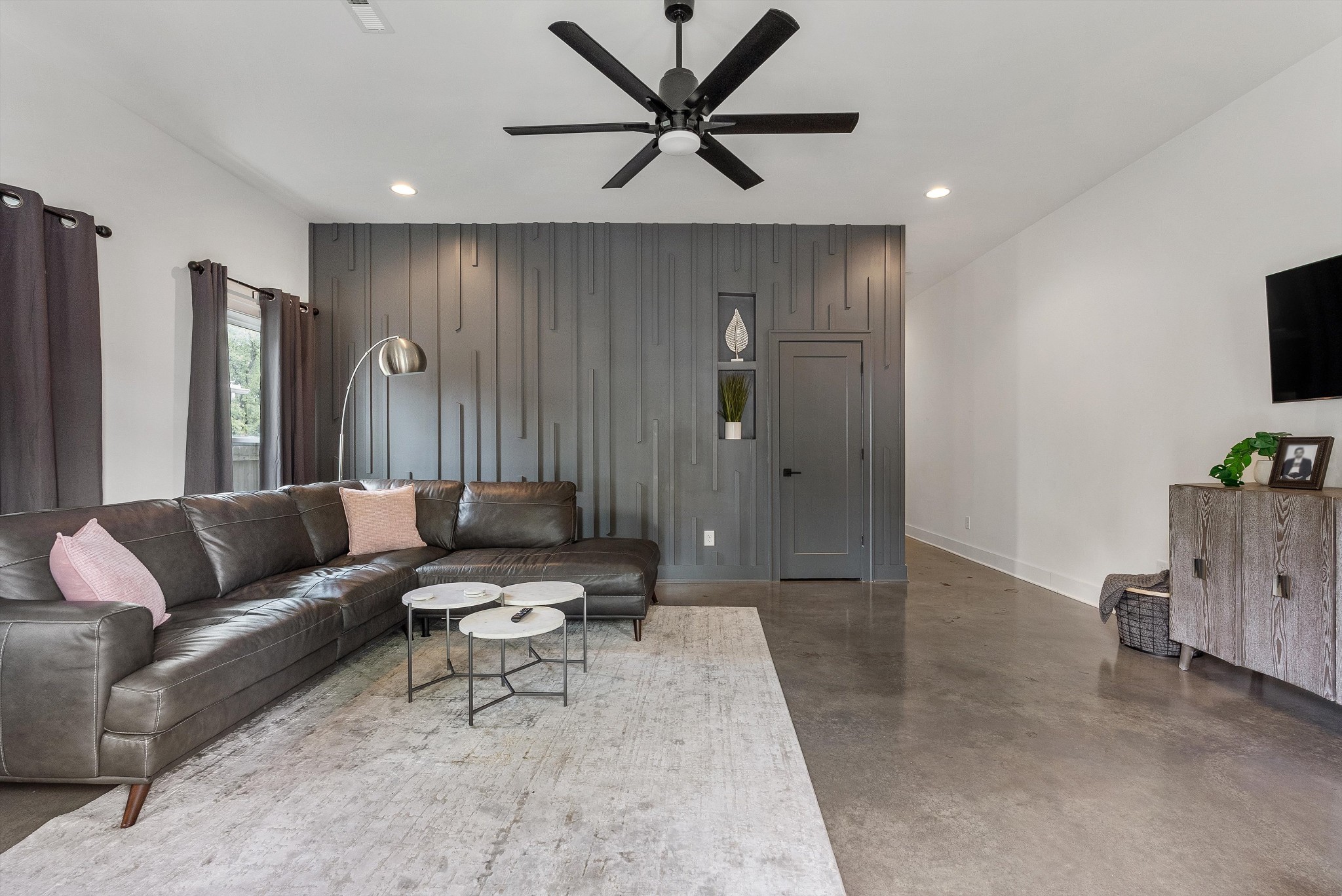 906 North Maple Street Murfreesboro, TN 37130 - Photo 18 of 39 a living room with furniture and a rug