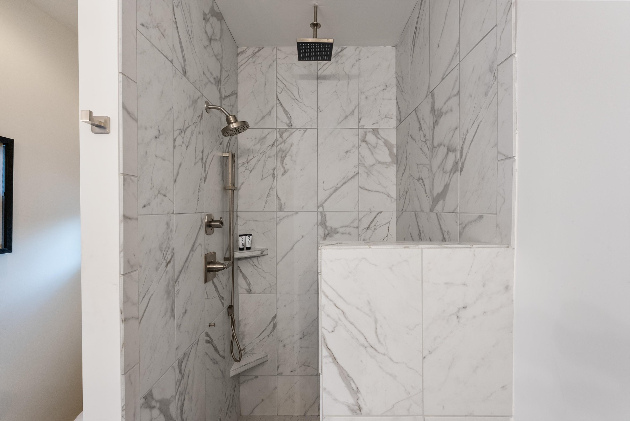 906 North Maple Street Murfreesboro, TN 37130 - Photo 33 of 39 a bathroom with a shower