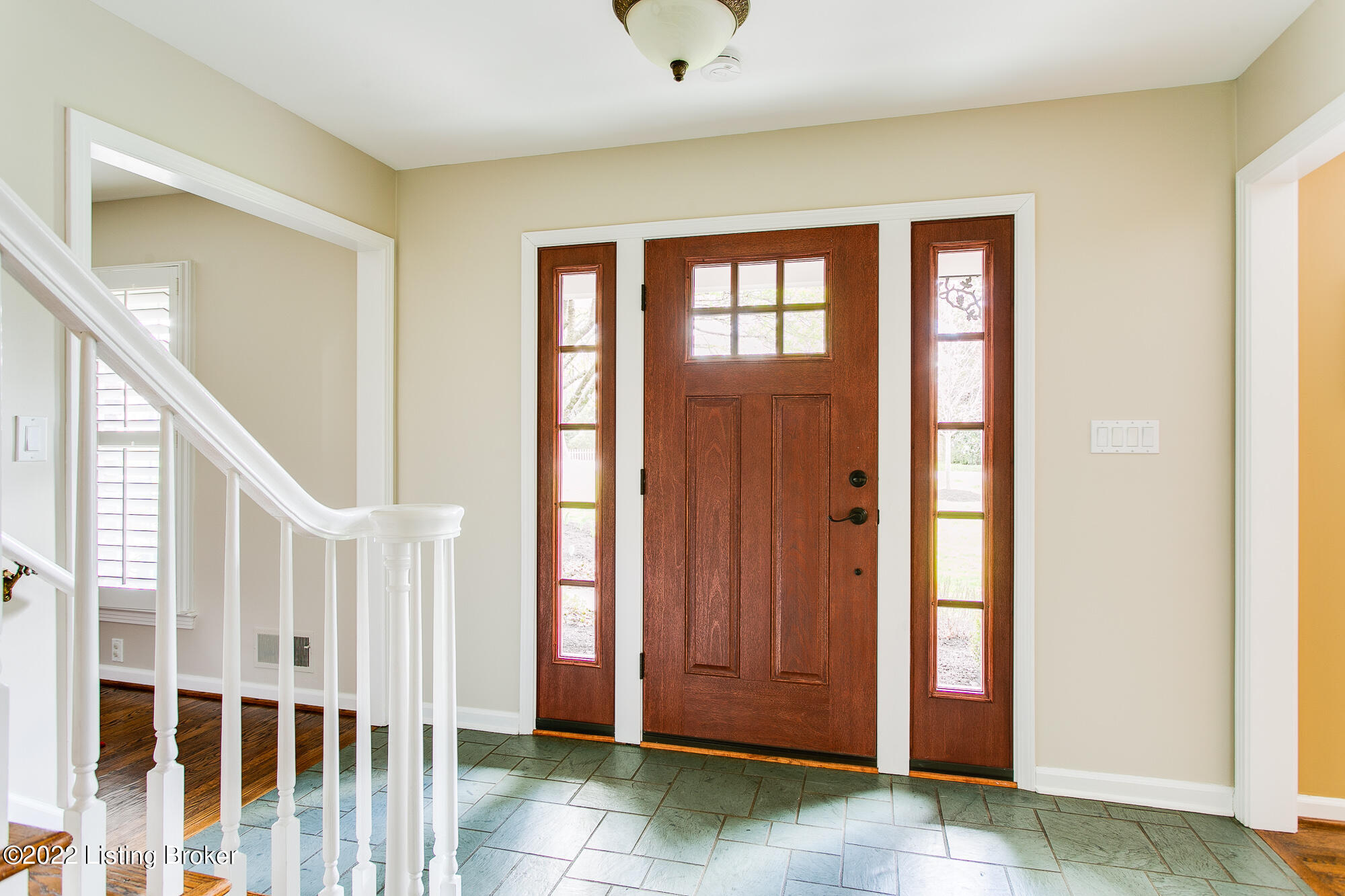 219 Sequoya Road Louisville, KY 40207 - Photo 6 of 59 Foyer