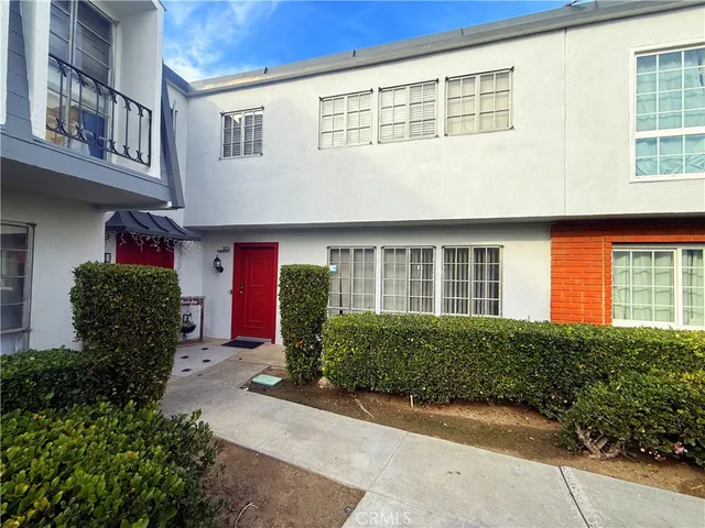 $599,950 | 1974 Glenoaks Avenue, Unit E, Anaheim, CA 92801