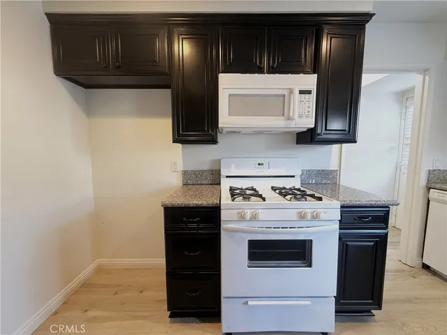 $624,950 | 1974 Glenoaks Avenue, Unit E, Anaheim, CA 92801