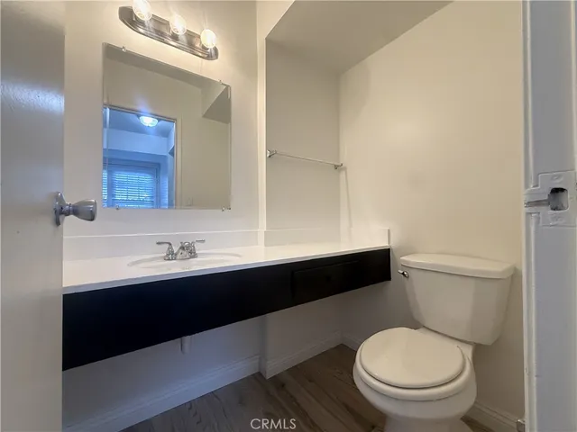 $569,999 | 1974 Glenoaks Avenue, Unit E, Anaheim, CA 92801