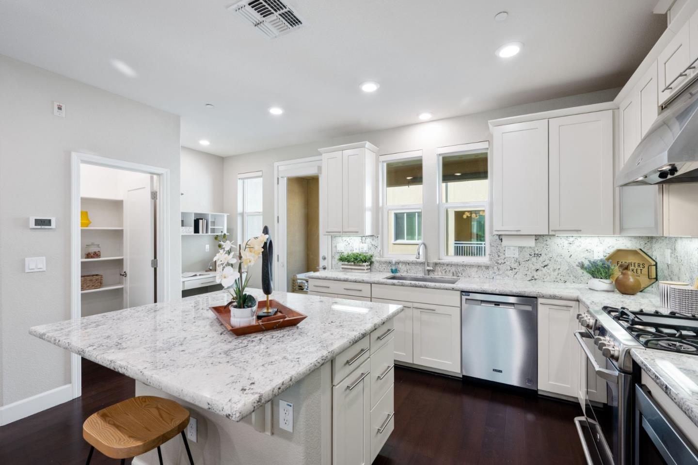 5977 Larkstone Loop San Jose, CA 95123 - Photo 17 of 63