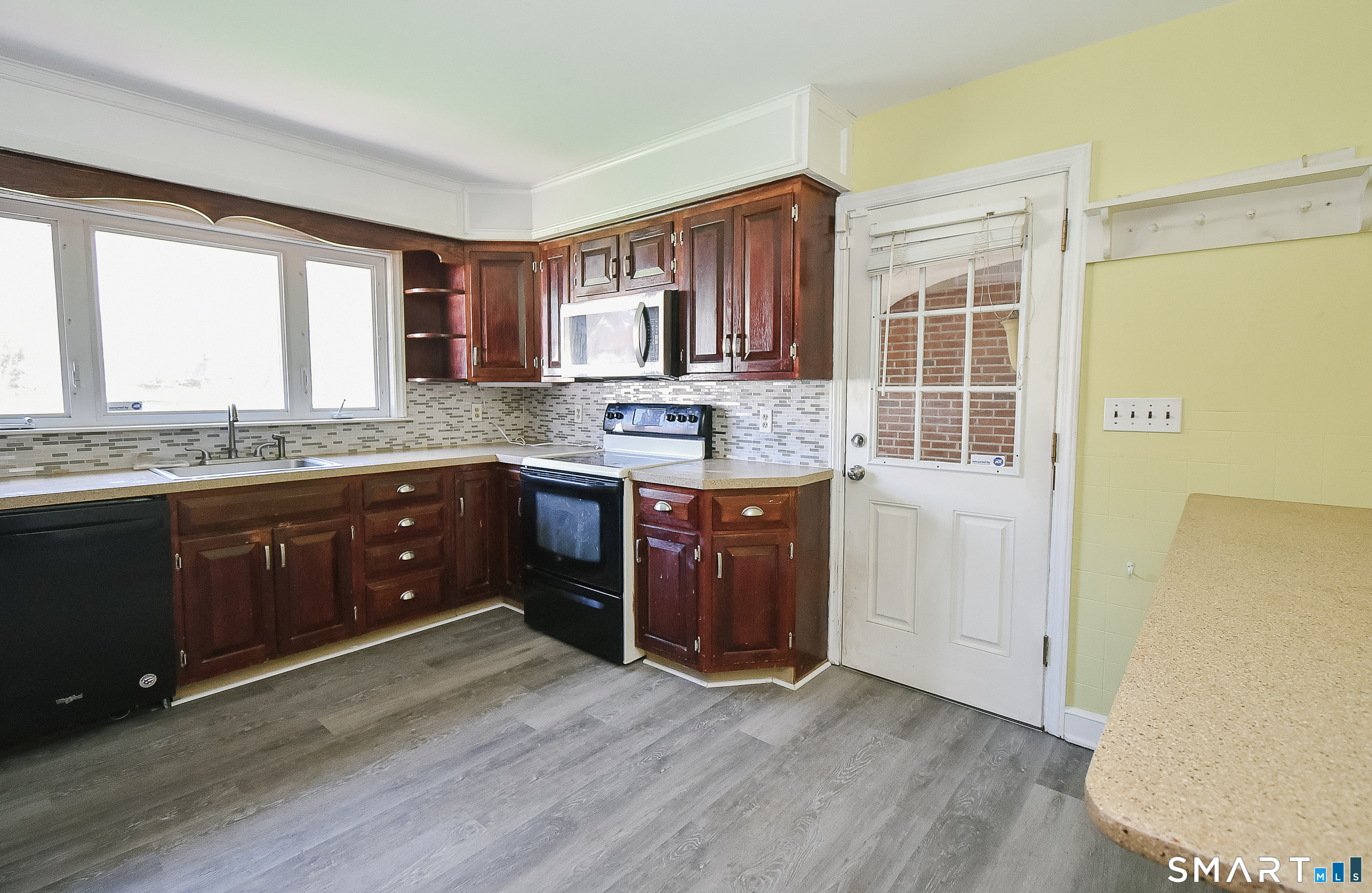 55 Barton Street Torrington, CT 06790 - Photo 6 of 23