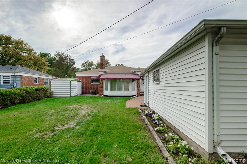 9668 Farmington Road Livonia, MI 48150 - Photo 29 of 39 Gallery Image 29