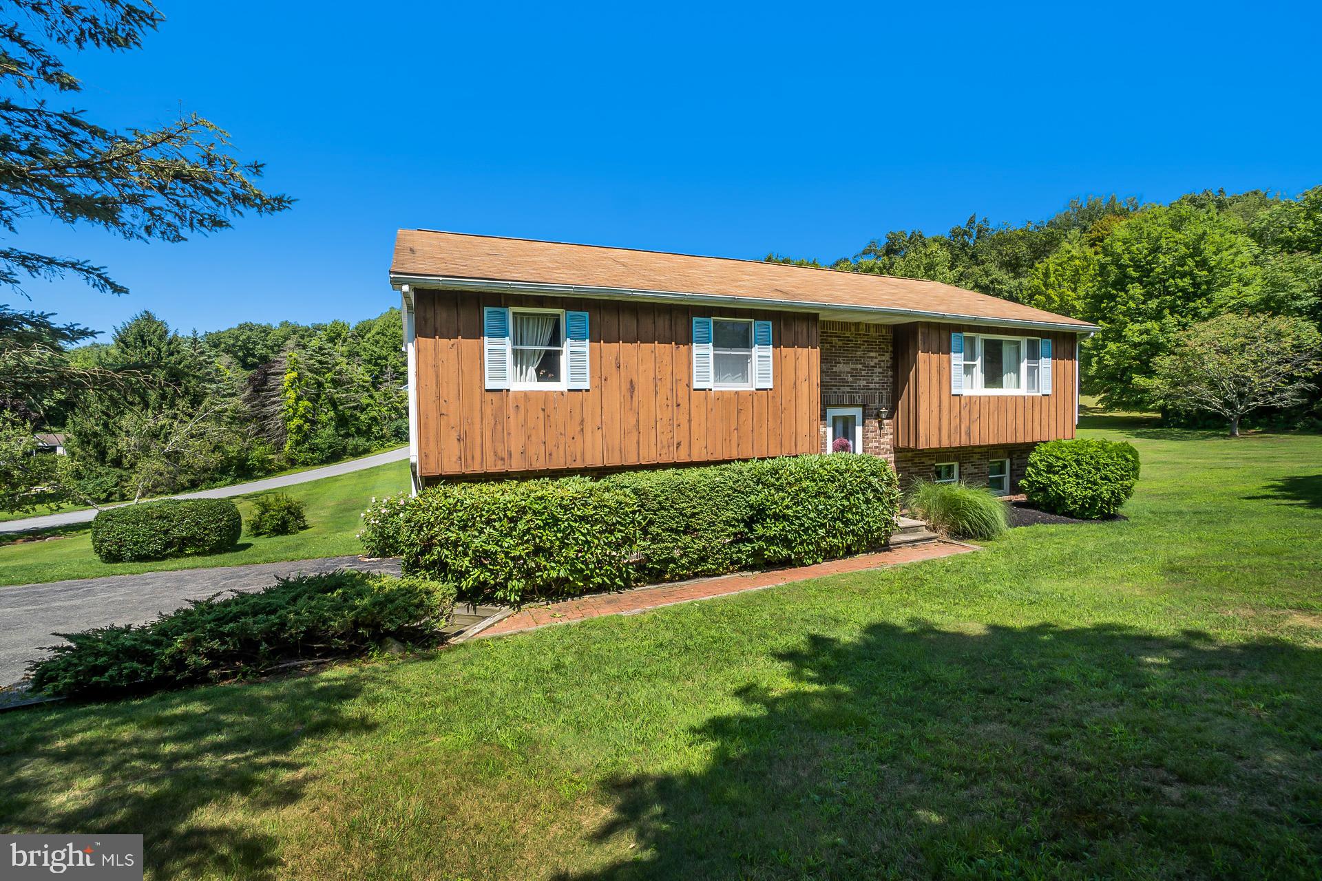 435 Evergreen Road Lehighton, PA 18235 - Photo 2 of 38 Gallery Image 2