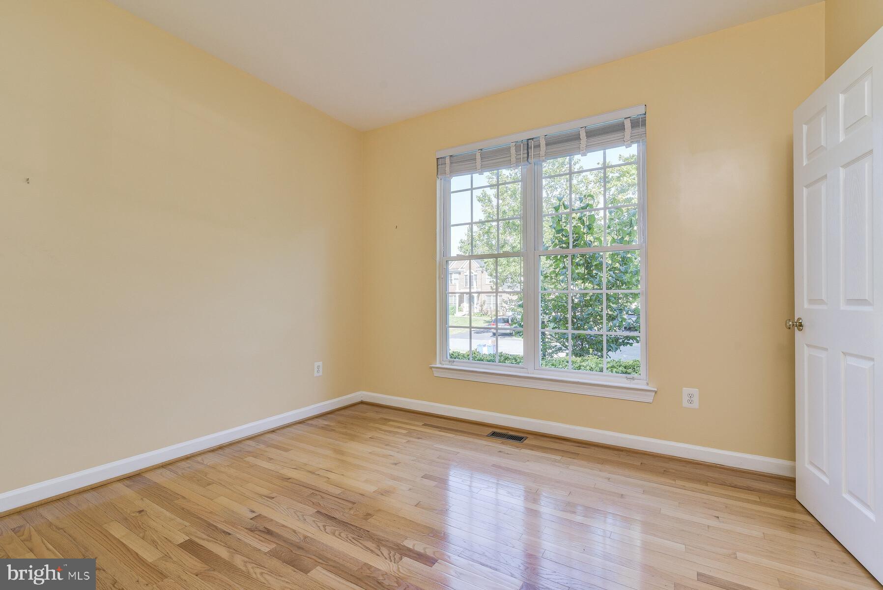 14405 Friendlywood Road Silver Spring, MD 20905 - Photo 5 of 79 Gallery Image 5