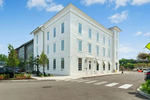 $7,508 | 15 Corbin Drive, Unit 204, Darien, CT 06820