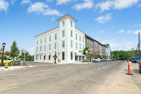 $7,508 | 15 Corbin Drive, Unit 204, Darien, CT 06820