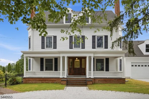 $1,290,000 | 539 South Beverwyck Road, Parsippany, NJ 07054