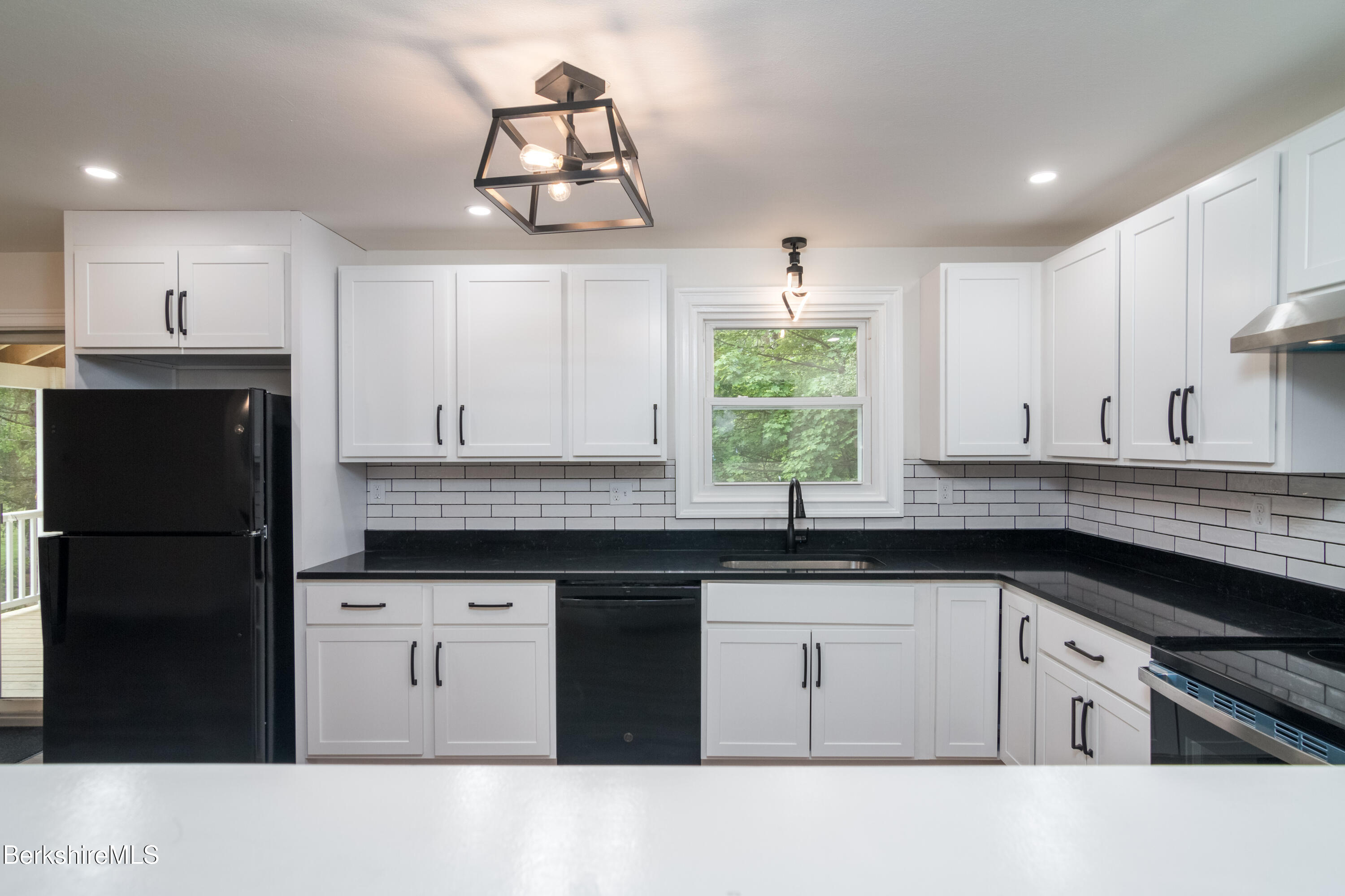632 North State Road Cheshire, MA 01225 - Photo 2 of 18 20250529-01-632NorthStateRd-Chesire-MA-0