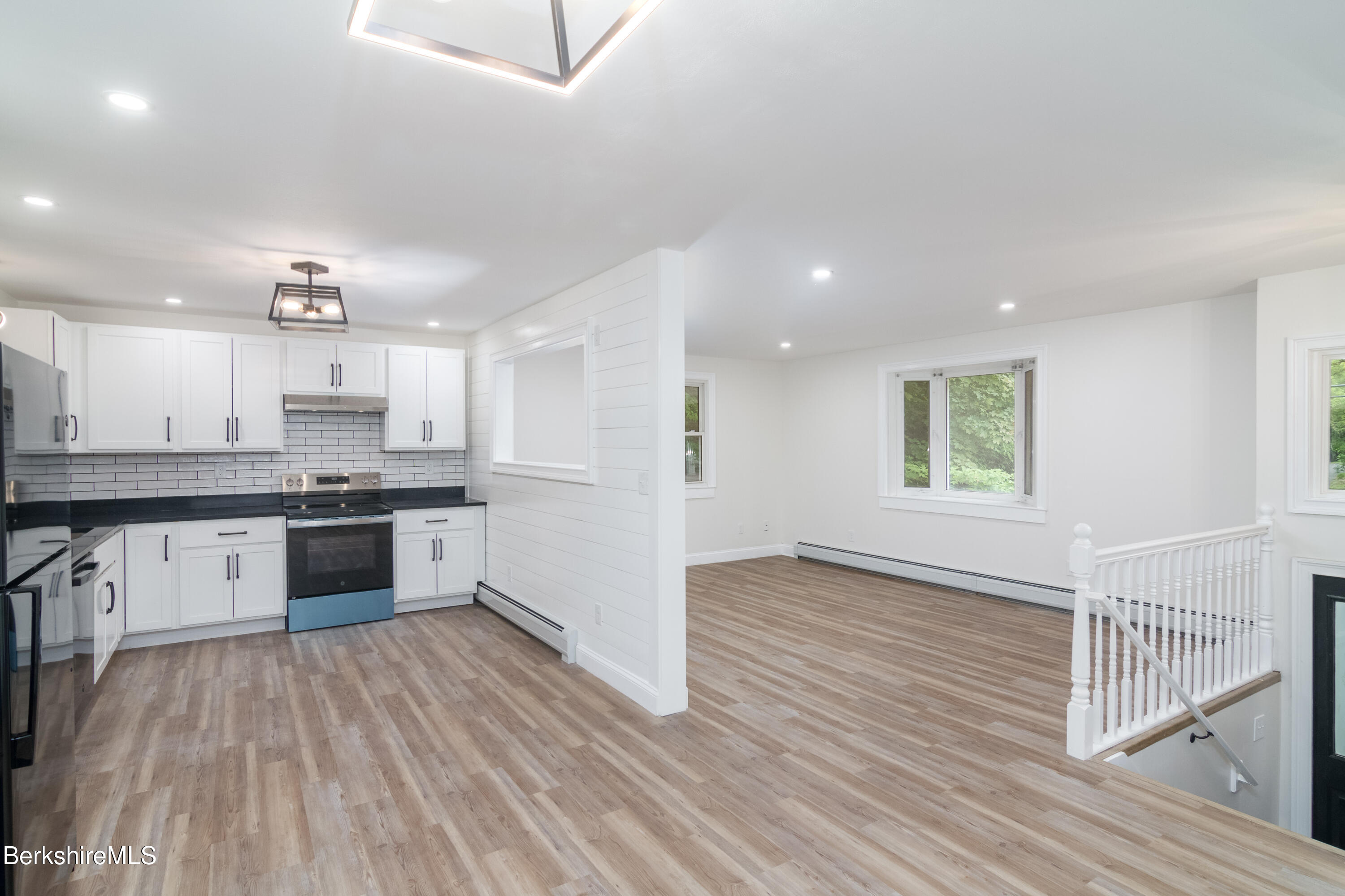 632 North State Road Cheshire, MA 01225 - Photo 6 of 18 20250529-01-632NorthStateRd-Chesire-MA-0