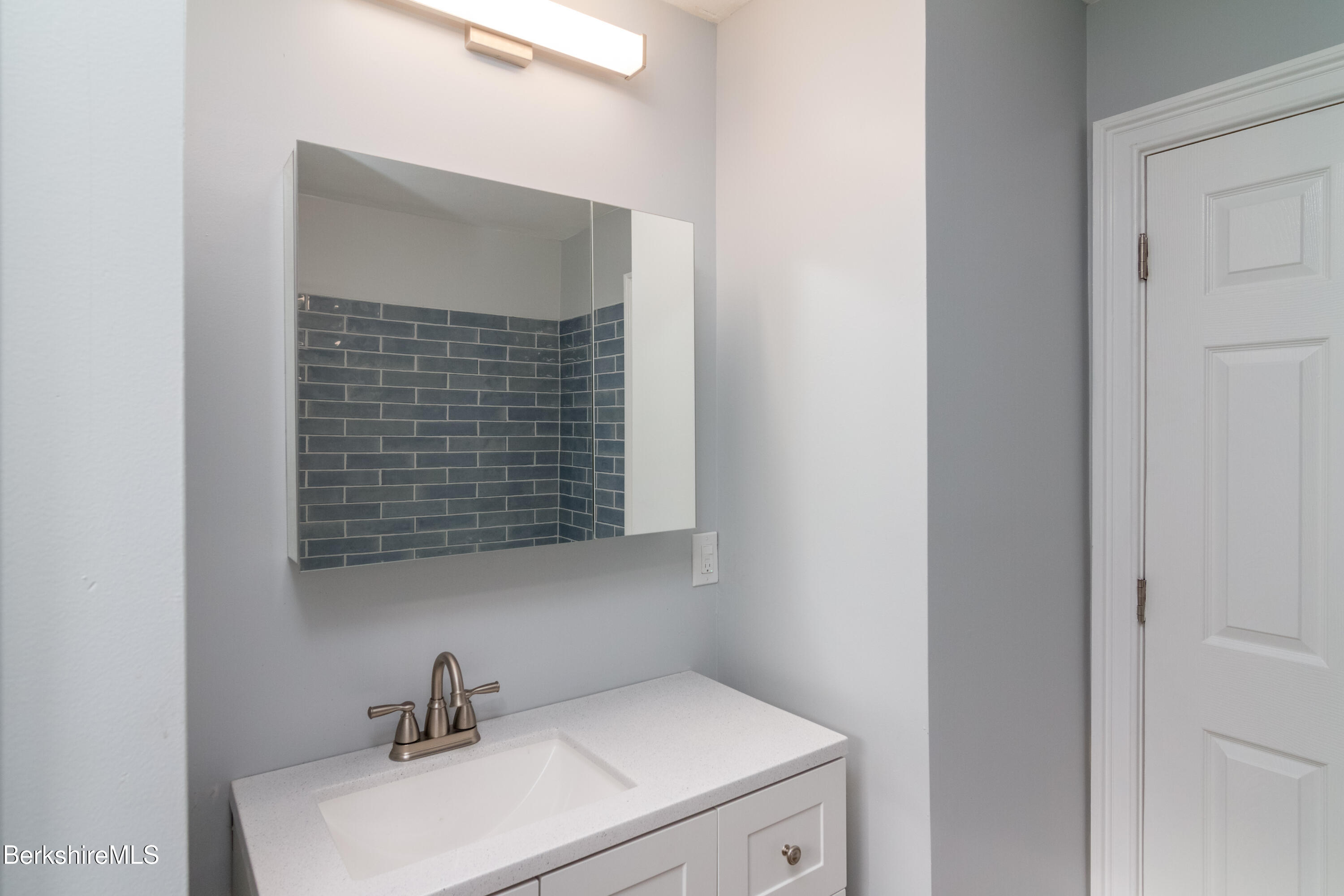 632 North State Road Cheshire, MA 01225 - Photo 10 of 18 20250529-01-632NorthStateRd-Chesire-MA-0
