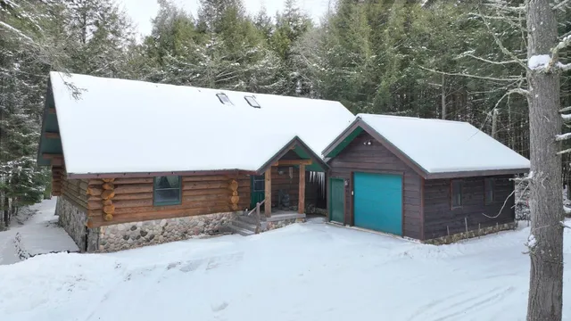 $979,000 | 720 Staehling Road, Three Lakes, WI 54562