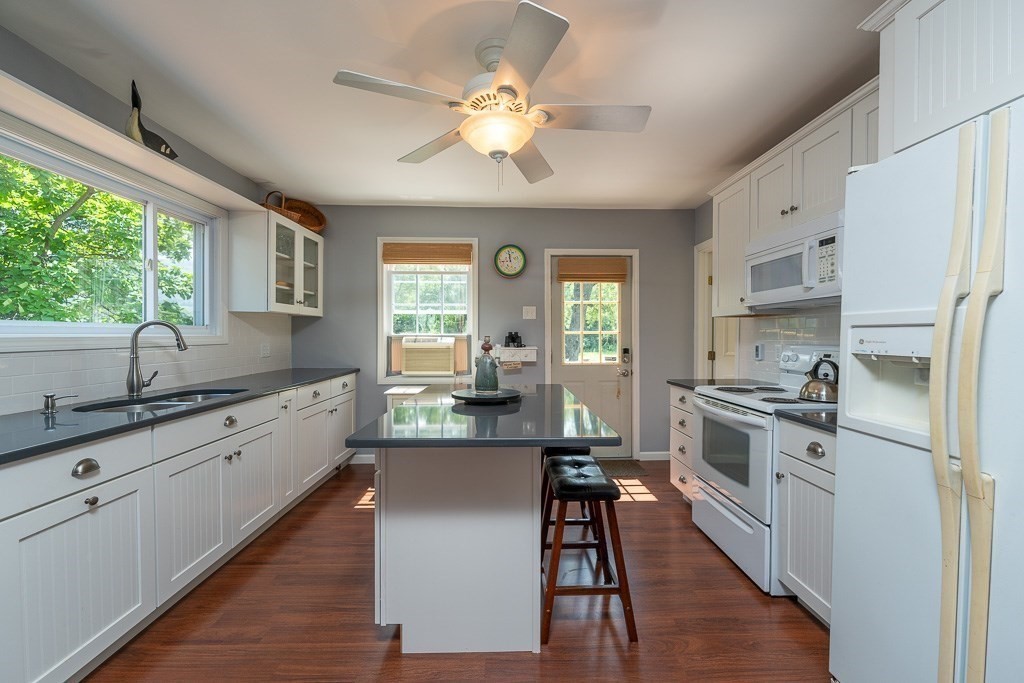 14 Old Stagecoach Road Easthampton, MA 01027 - Photo 8 of 37 Gallery Image 8